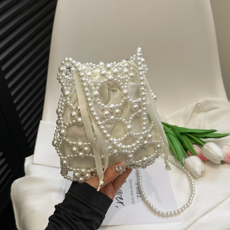White Beading Bucket Shoulder  - Luxury Bags On Sales avaliação e preço