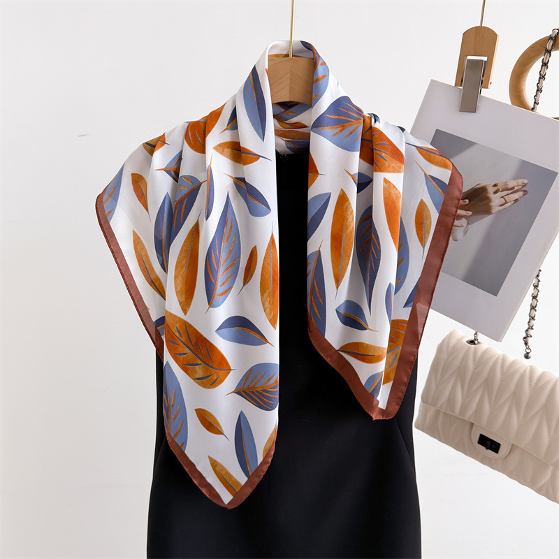 Luxury Brand Print 70cm Square - Luxury Bags Duffle avaliação e preço